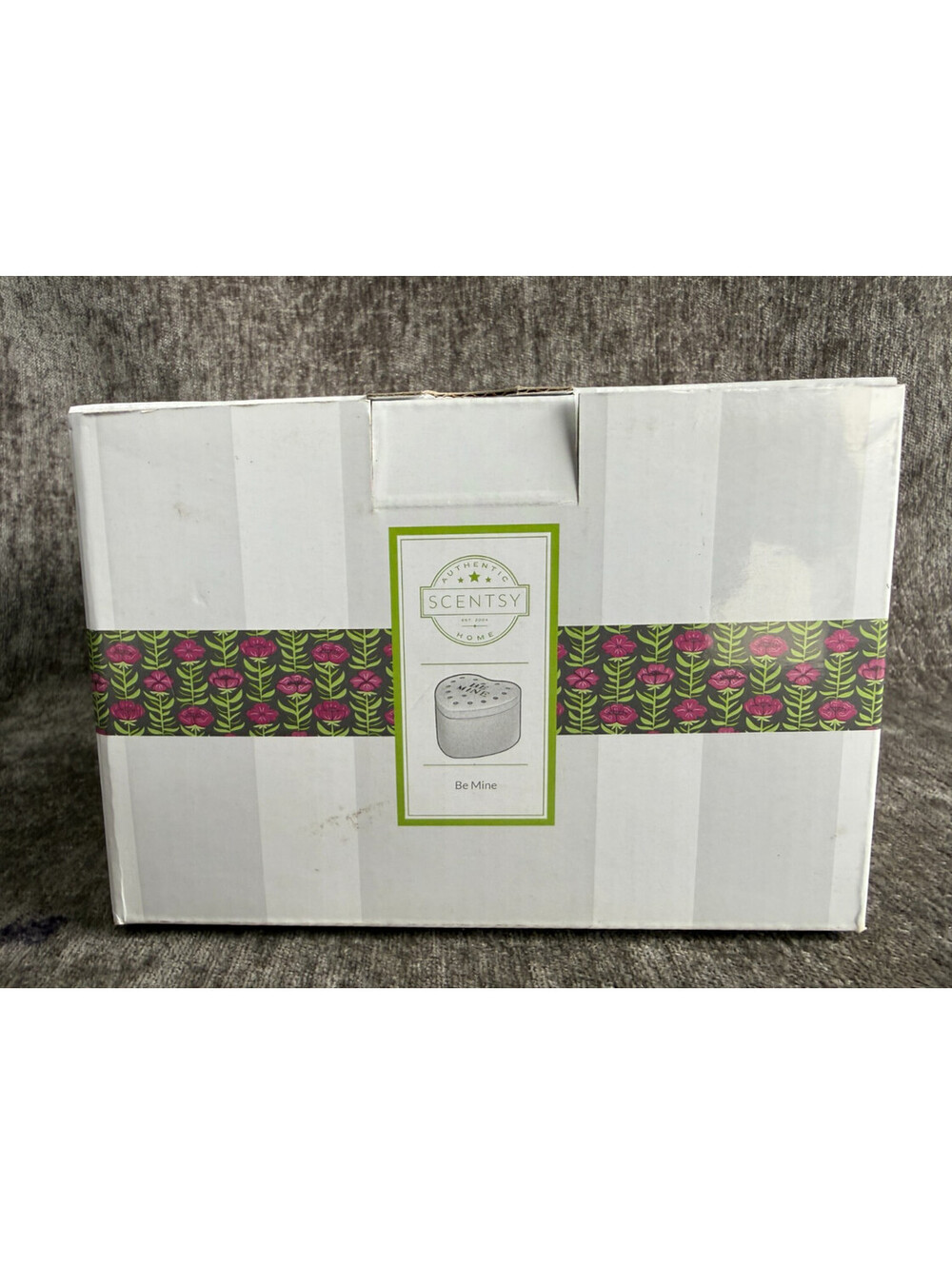 Scentsy Be Mine Heart Conversation Candy Wax Warmer Valentine Retired NIB